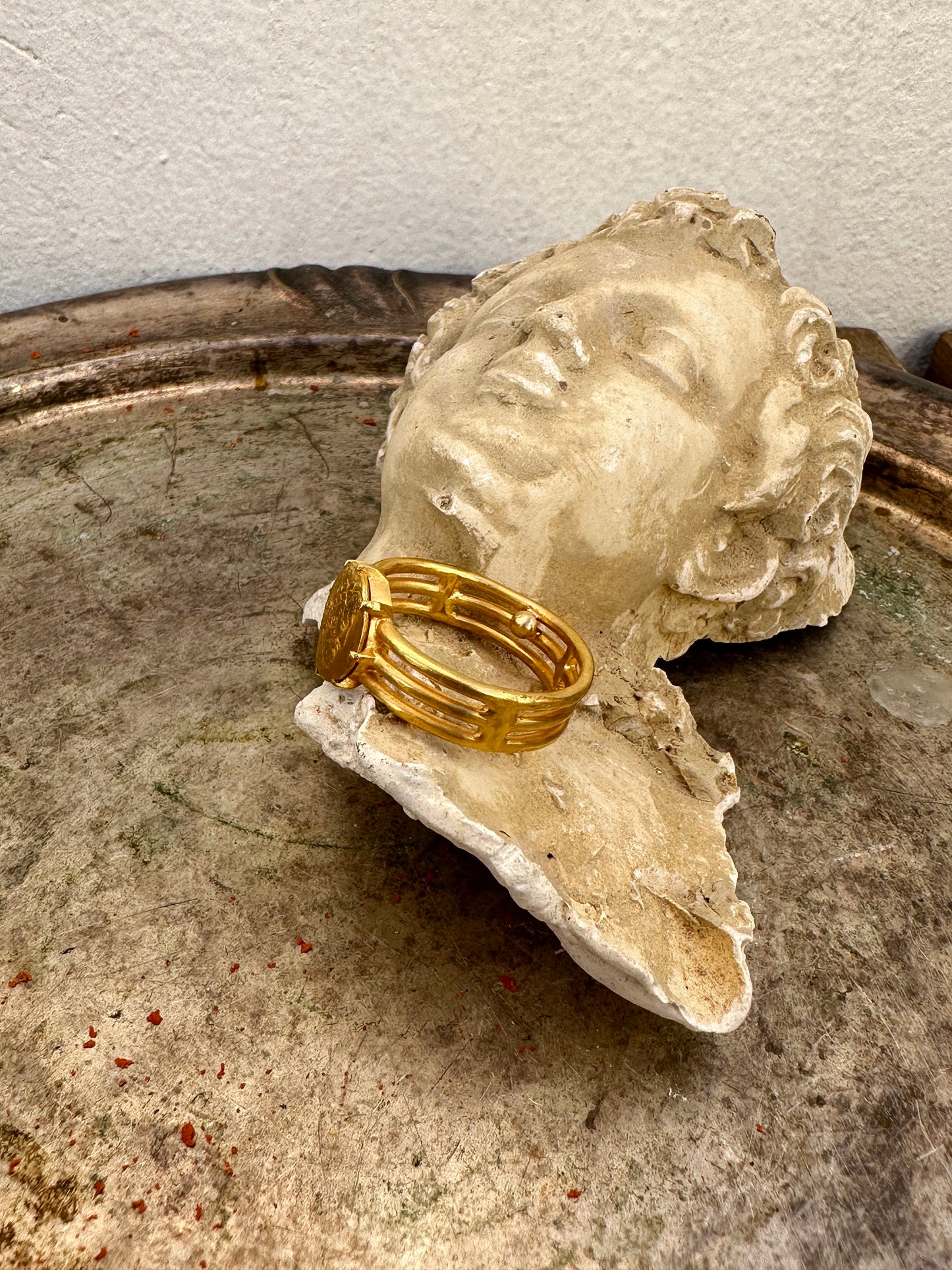 Zeus Ring